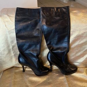 Si2 8 BCBG black heeled boots worn 1x